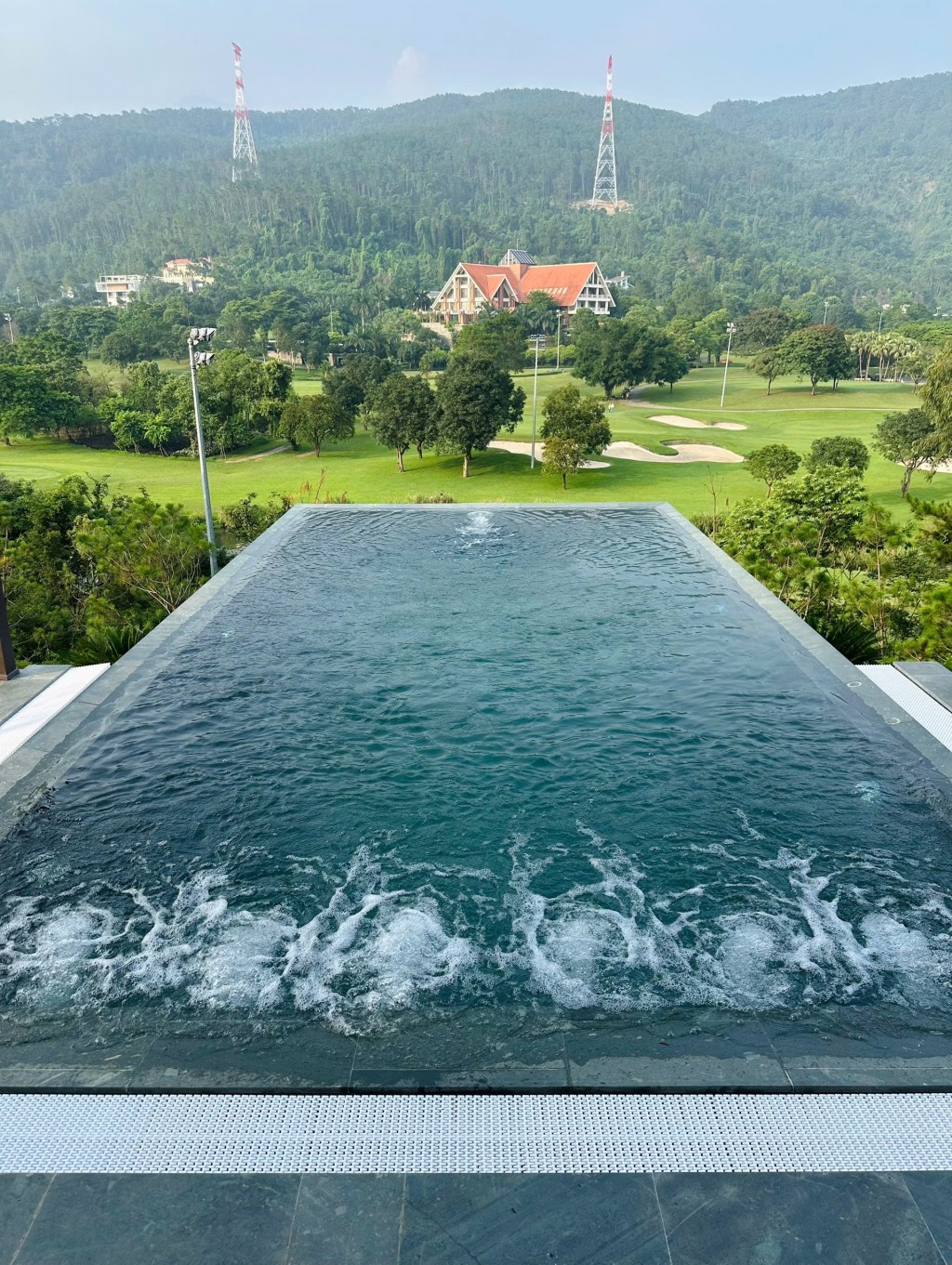 Kinh nghiệm lắp đặt thiết bị hồ bơi gia đình tiết kiệm chi phí